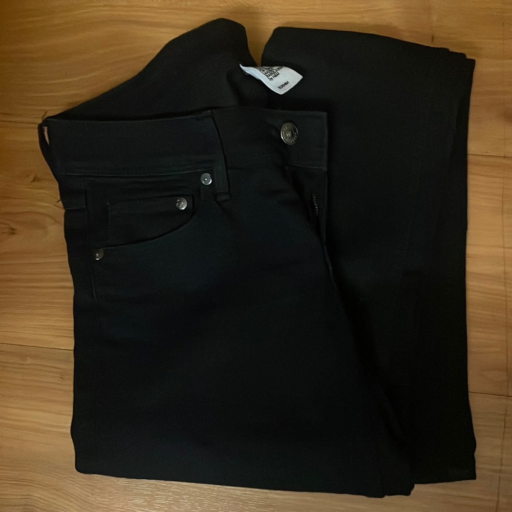 All black H&M super skinny… super low waist…size 26/32 pants
